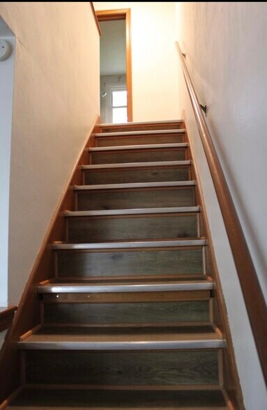 Building Photo - 9550 Struthers Rd