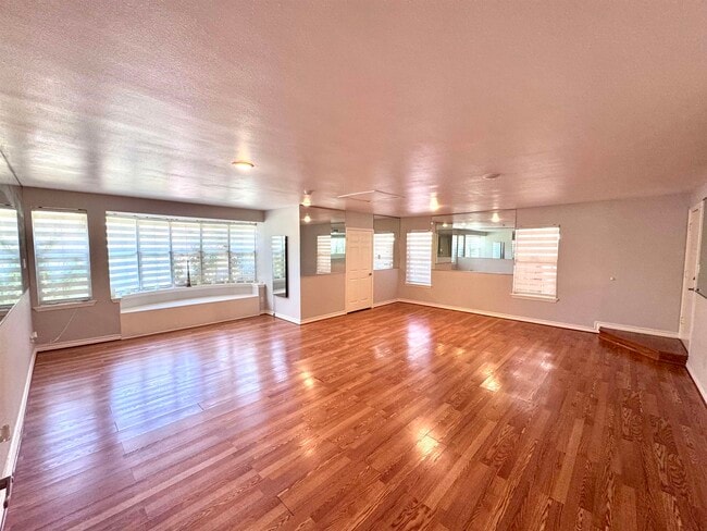 Building Photo - 313 Linden Ln