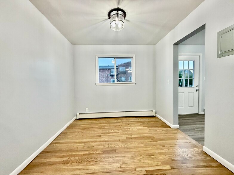 Building Photo - 29 Lee Ct