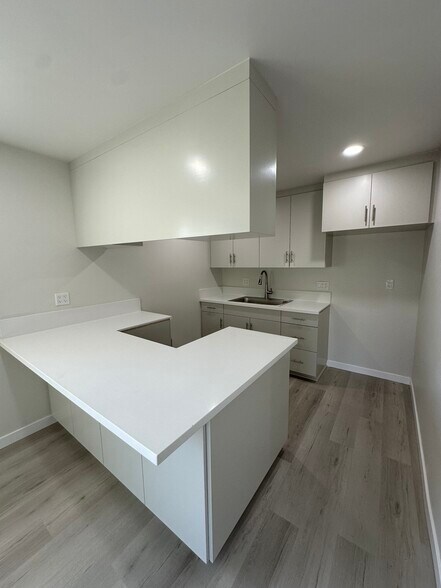Building Photo - 16709 S Denver Ave