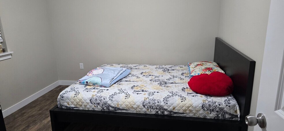 Building Photo - 12728 S Quail Lake Dr