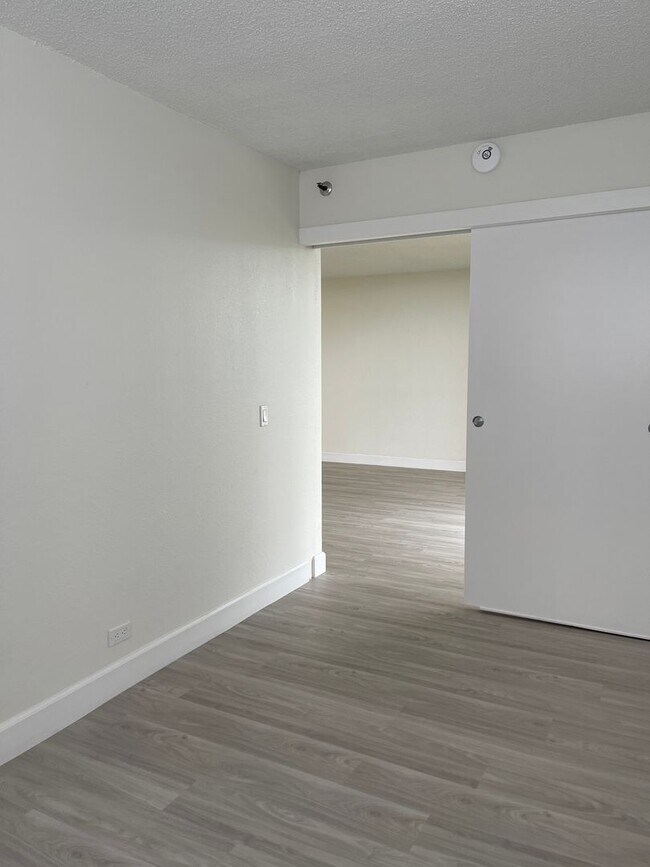 Building Photo - 98-501 KOAUKA LP #1406