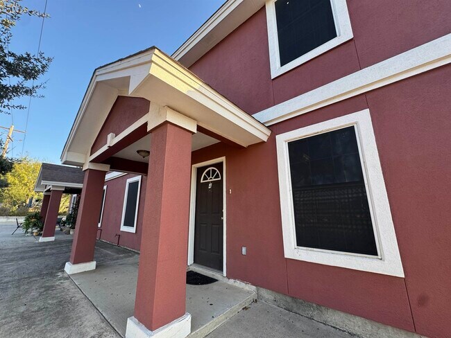 Building Photo - 2801 S Bartlett Ave
