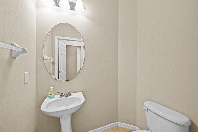 Building Photo - 3625 Bay Heights Way