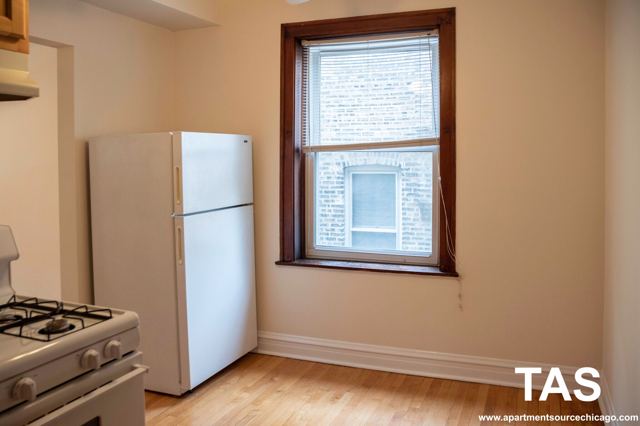 Building Photo - 4861 N Hermitage Ave