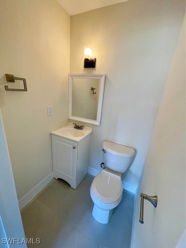 Building Photo - 4052 Bayshore Dr