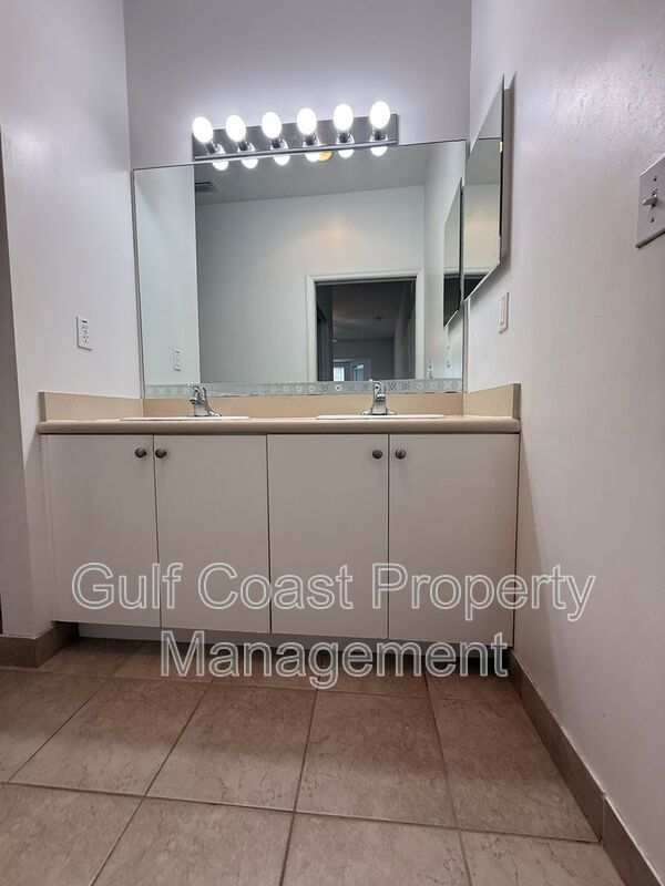 Building Photo - 8416 Bernwood Cove Loop