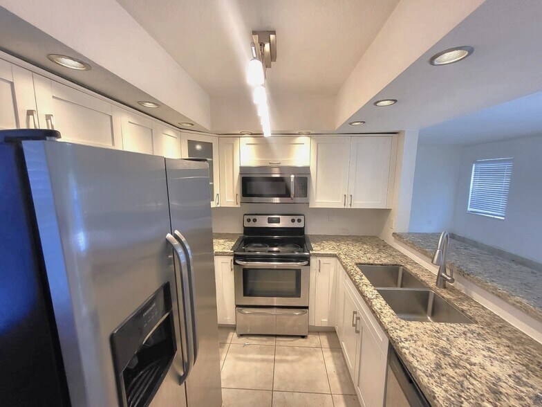 Building Photo - 20758 SW 83rd Ave