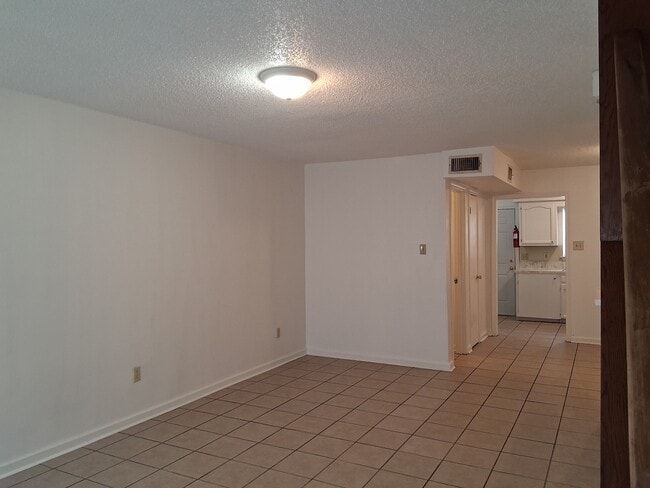 Building Photo - 118 Oak Ridge Ave