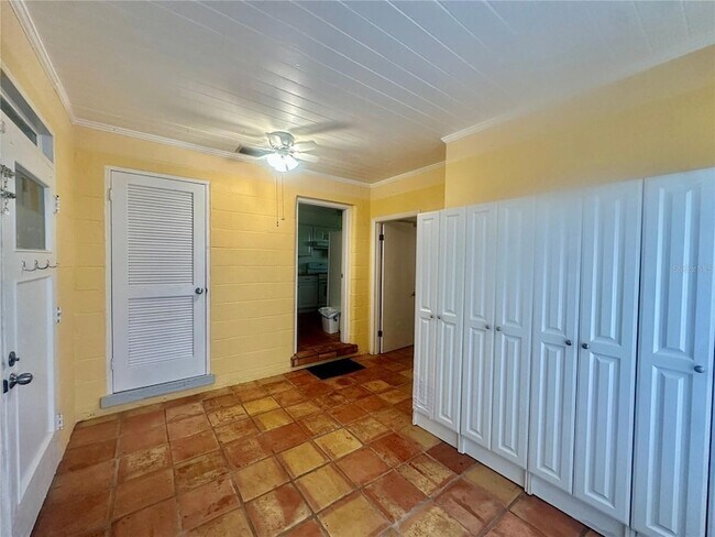 Building Photo - 1105 N Lake Otis Dr SE