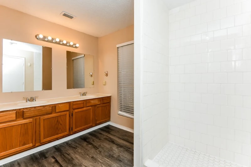 Building Photo - 3801 Waxwing Cir S