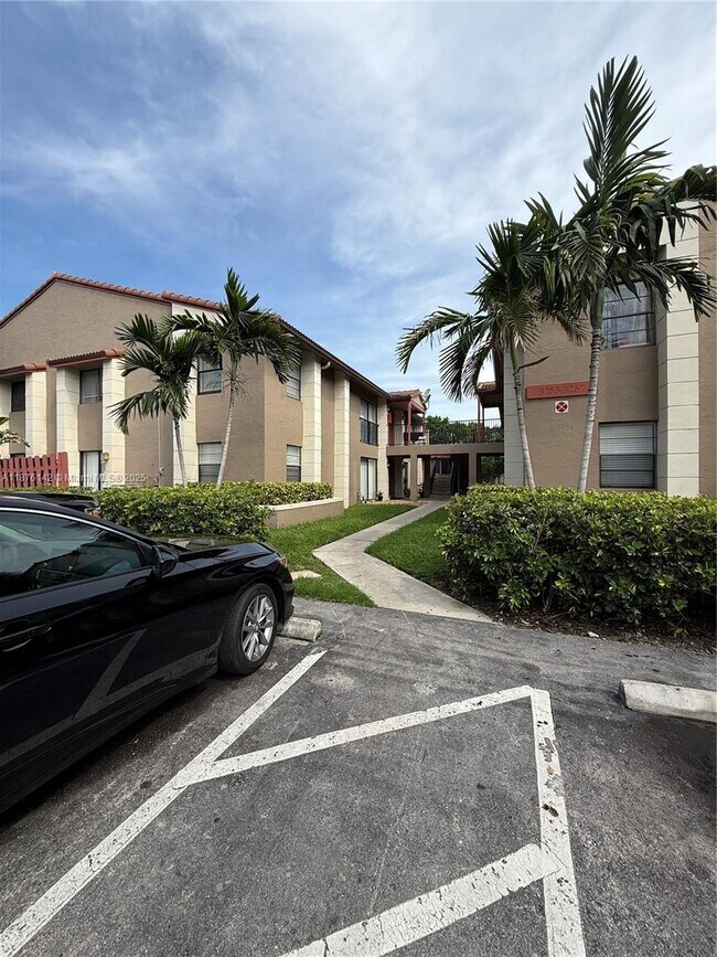 Building Photo - 3275 Coral Ridge Dr
