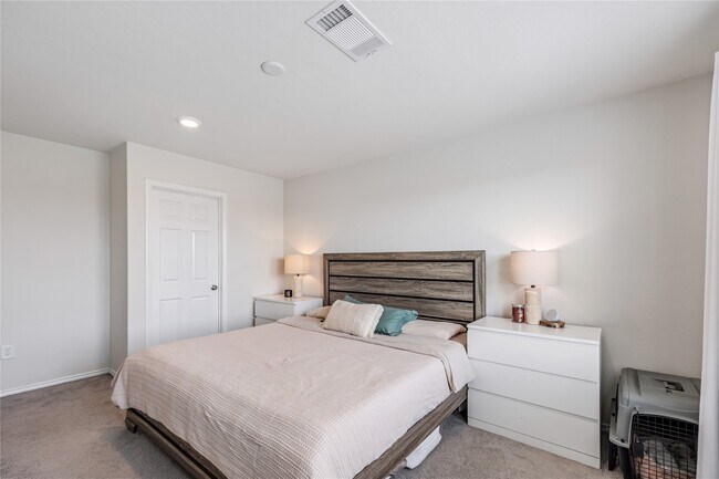 Building Photo - 25415 Rock Spur Trl