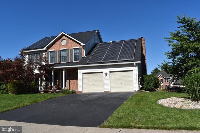 Building Photo - 2174 E Greenleaf Dr