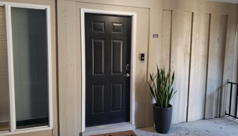 Building Photo - 507 NW 39th Rd