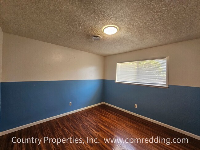 Building Photo - Spacious 3-Bedroom House with Gated Pool i...