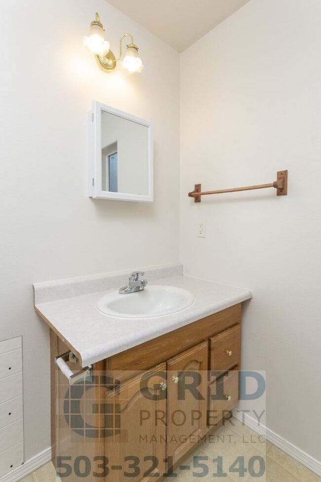 Building Photo - GPM397 - SE 62nd Ave (T1)