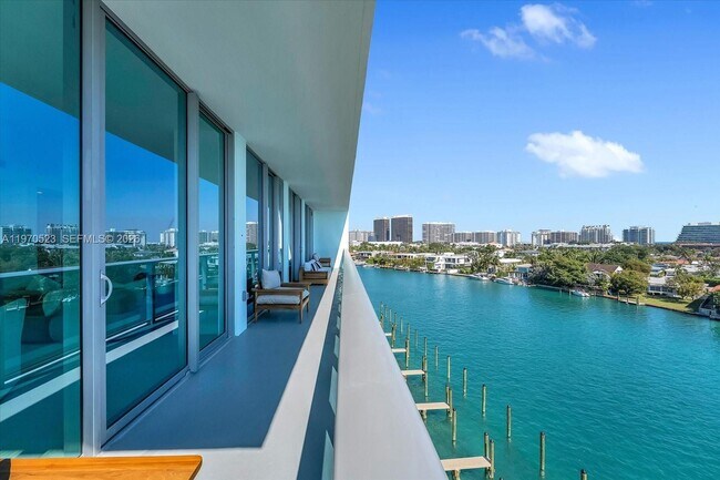 Building Photo - 9201 E Bay Harbor Dr