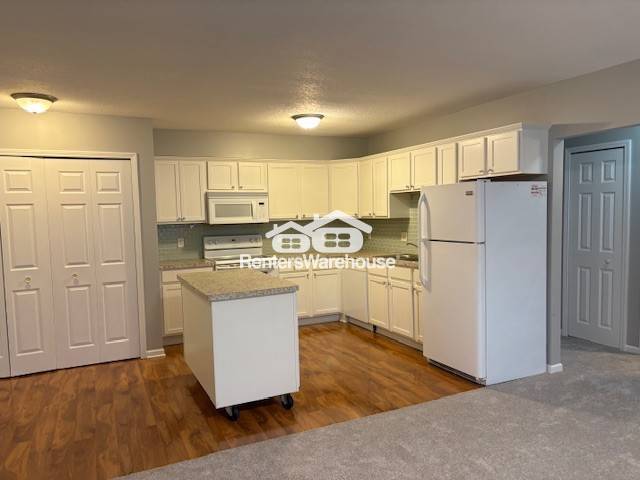 Building Photo - 8191 E River Rd