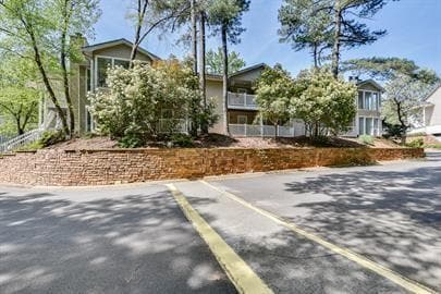 Building Photo - 1210 Augusta Dr