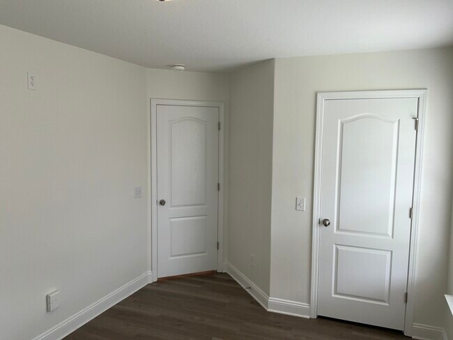 Building Photo - 2477 Glyncastle Way