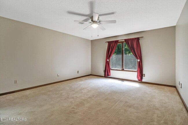 Building Photo - 101 Walden Ridge Dr