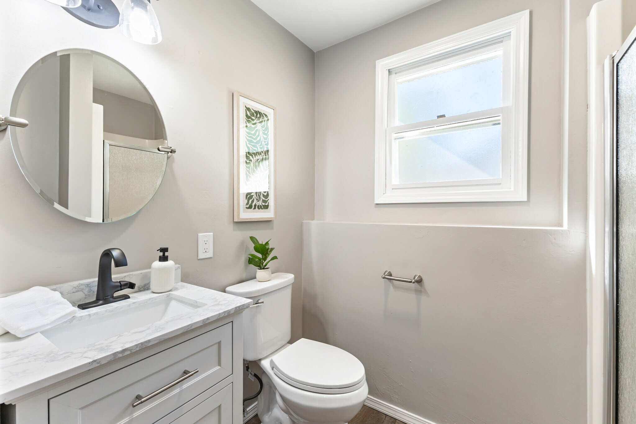 Building Photo - 2437 Deer Trl