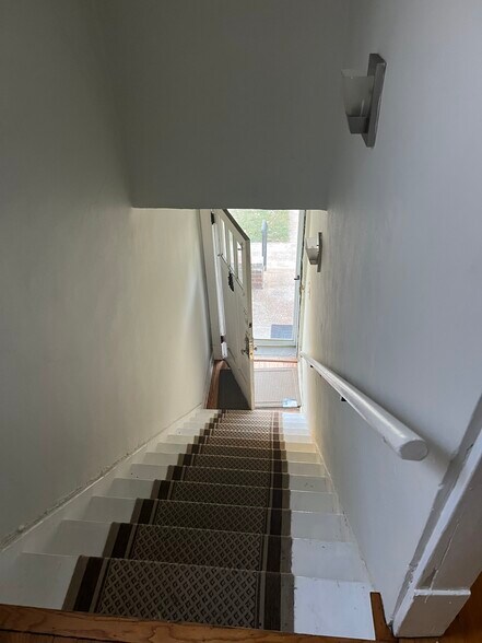 Building Photo - 1229 Claytonia Ter