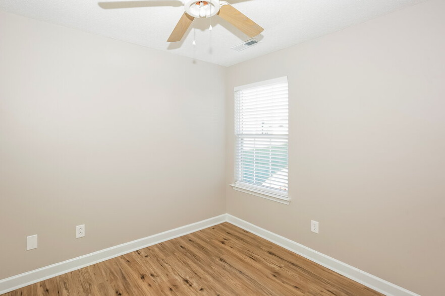 Building Photo - 14017 Sobeck Ln