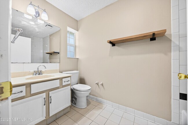 Building Photo - 9727 Viceroy Dr E