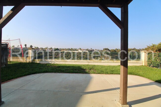 Building Photo - 1120 Camino Del Rey