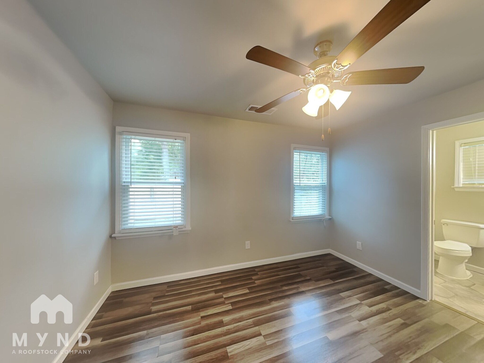 Building Photo - 710 Bluebird Dr SE