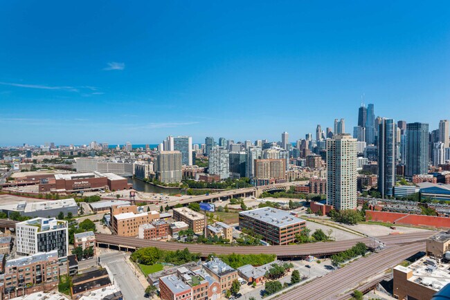 Building Photo - 365 N Halsted St