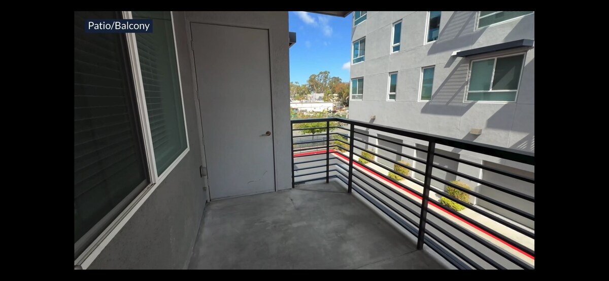 Building Photo - 7421 Edinger Ave