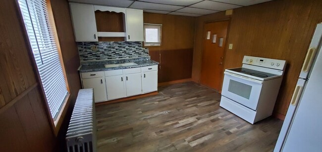 Building Photo - 530 Naylor Rd