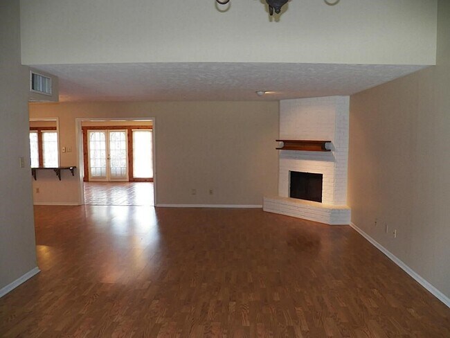Building Photo - 1844 Rollingwood Dr