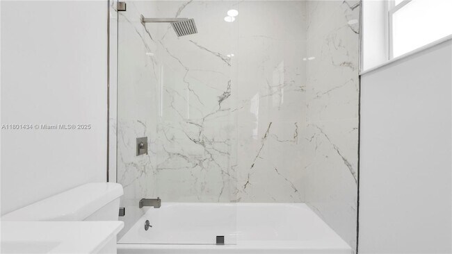 Building Photo - 2412 W 54th Pl
