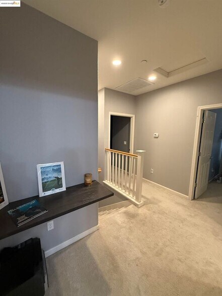 Building Photo - 482 Crimson Clover Ct