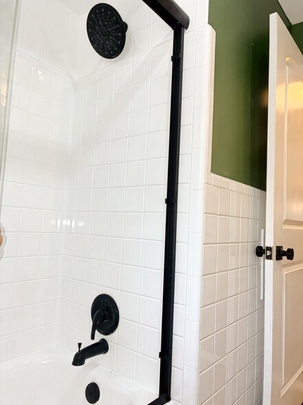 Building Photo - 1655 Hazel St