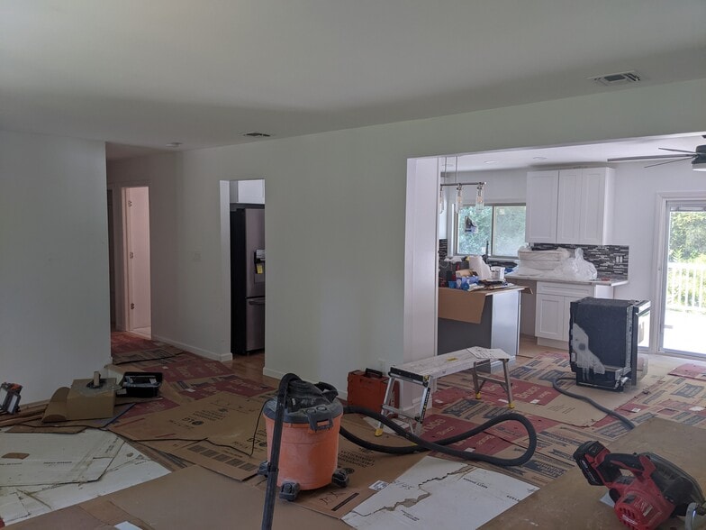 livingroom - 544 Drakestown Rd