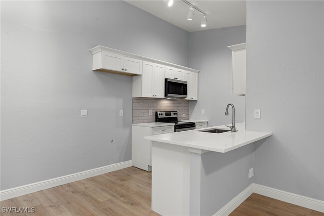 Building Photo - 1518 SW Courtyards Ln