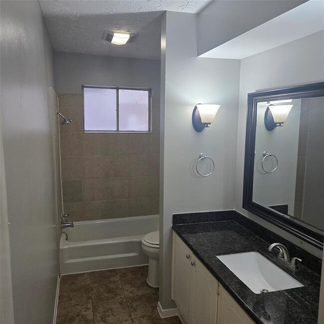 Building Photo - 11902 Scottsdale Dr