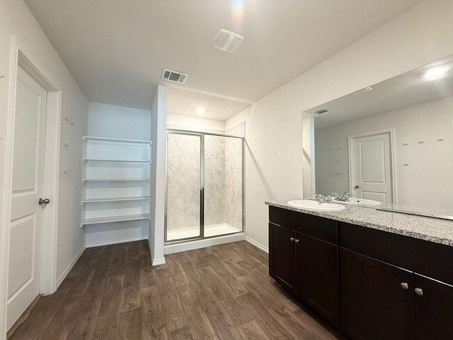 Building Photo - 3319 Angus Crossing