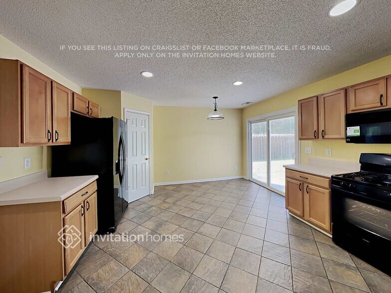 Building Photo - 4824 Jelynn St