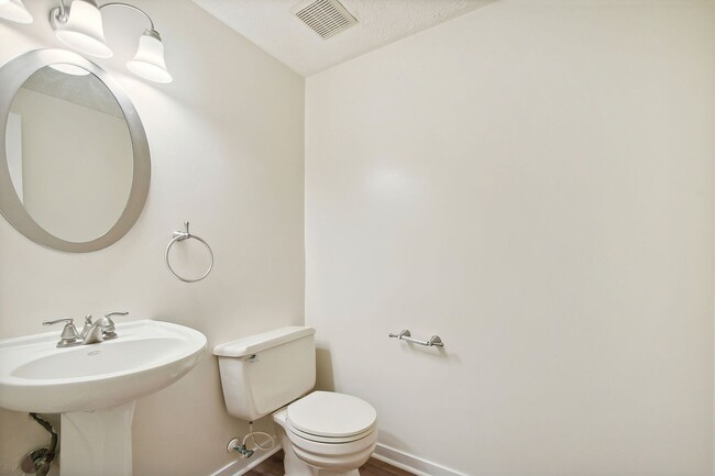 Building Photo - 1402 Kingstream Dr