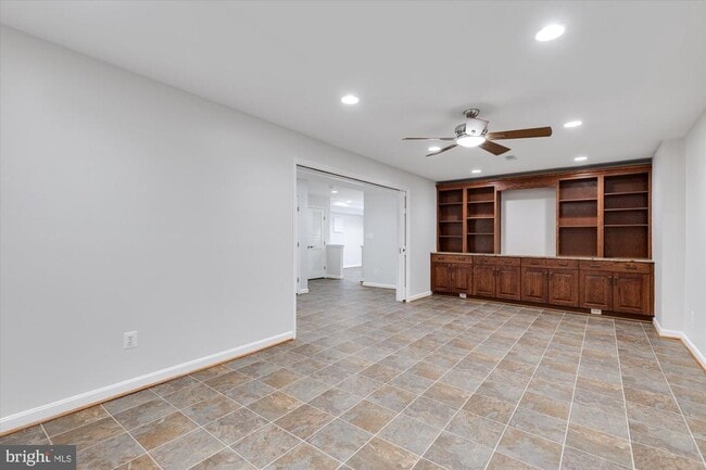 Building Photo - 427 Park Ave