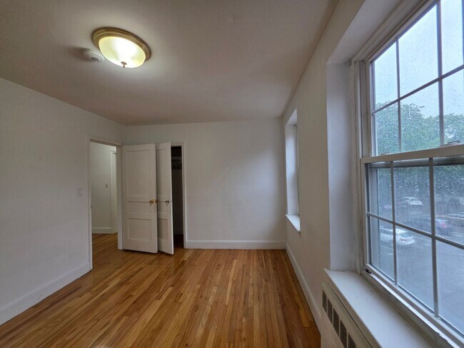 Building Photo - 25 Englewood Ave