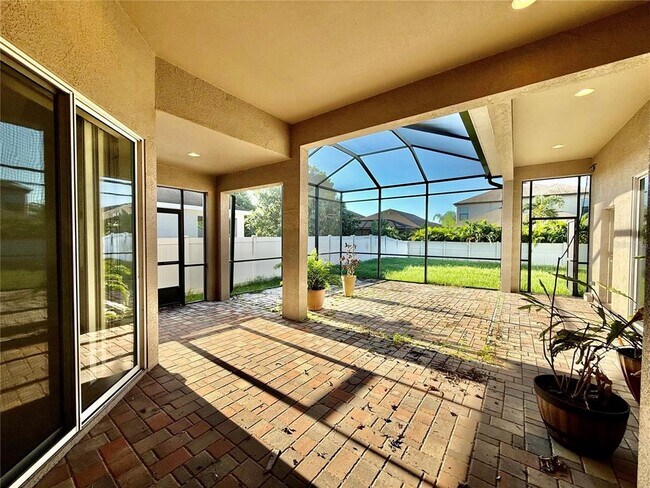 Building Photo - 10755 Rockledge View Dr