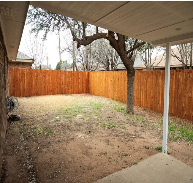 Building Photo - 5110 San Antonio Ave