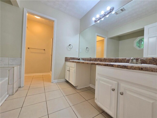 Building Photo - 7846 Melanie Dr